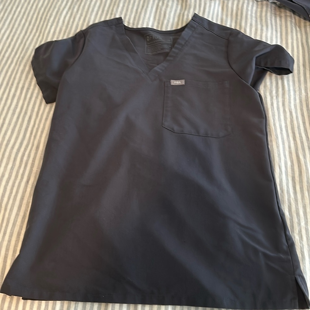 Figs one pocket charcoal scrub top